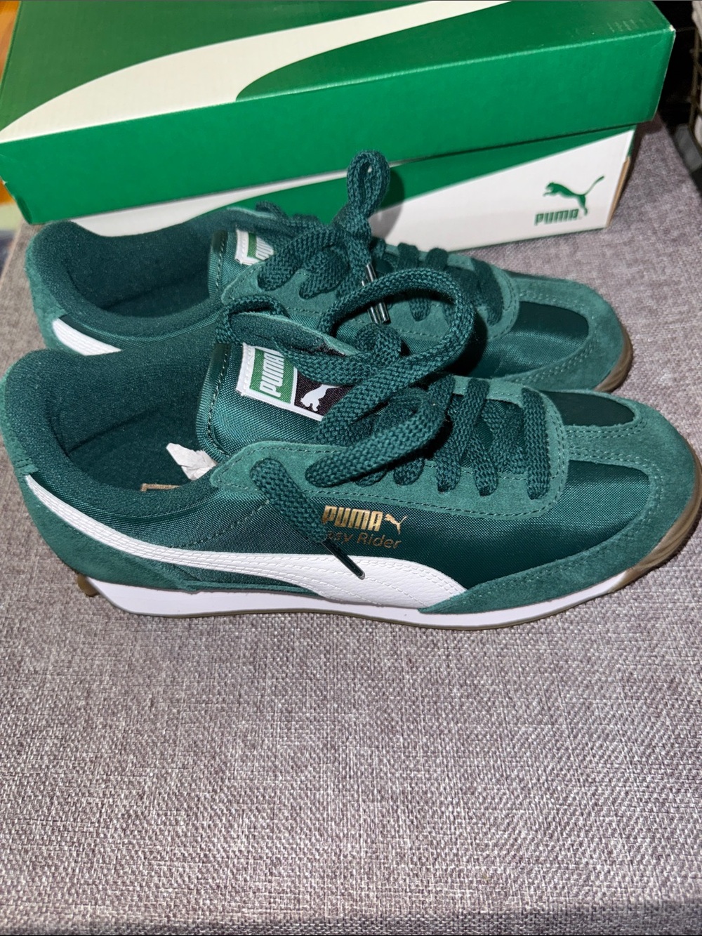 Puma Boys Easy Rider Vintage Jr Sneakers in Dark Green and White size 4.5